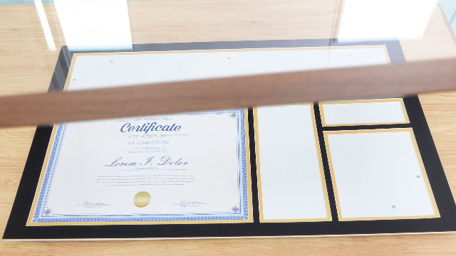 Amazon.com - Briwooody Diploma Frames with Tassel Holder and Stole